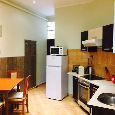 Kaz7 Kazinczy Apartment Budapest Luaran gambar