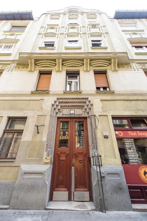 Kaz7 Kazinczy Apartment Budapest Luaran gambar